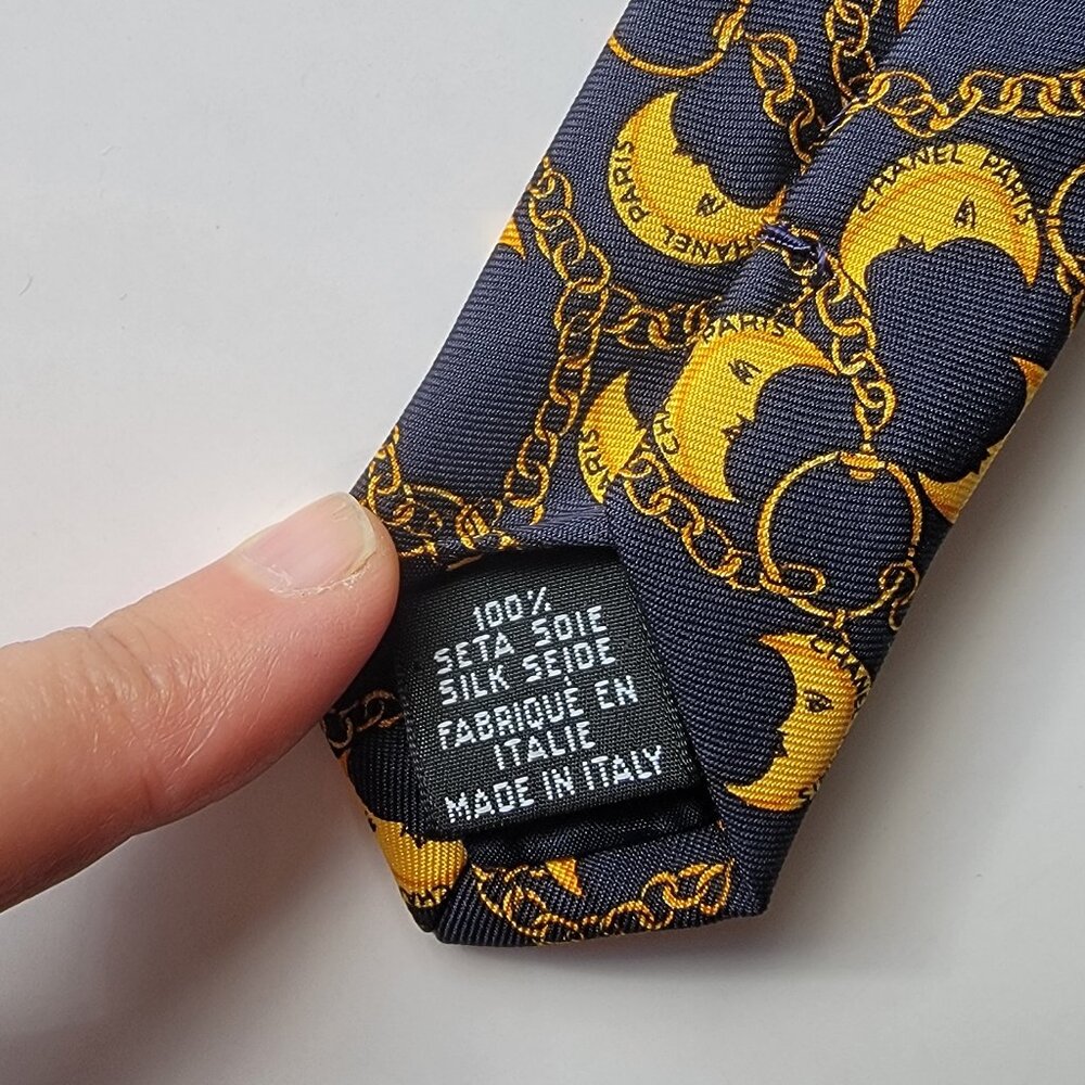 CHANEL Men's Vintage Tie 100% Silk Made in Italy Black Moon & Chain Authentic - Picture 3 of 5